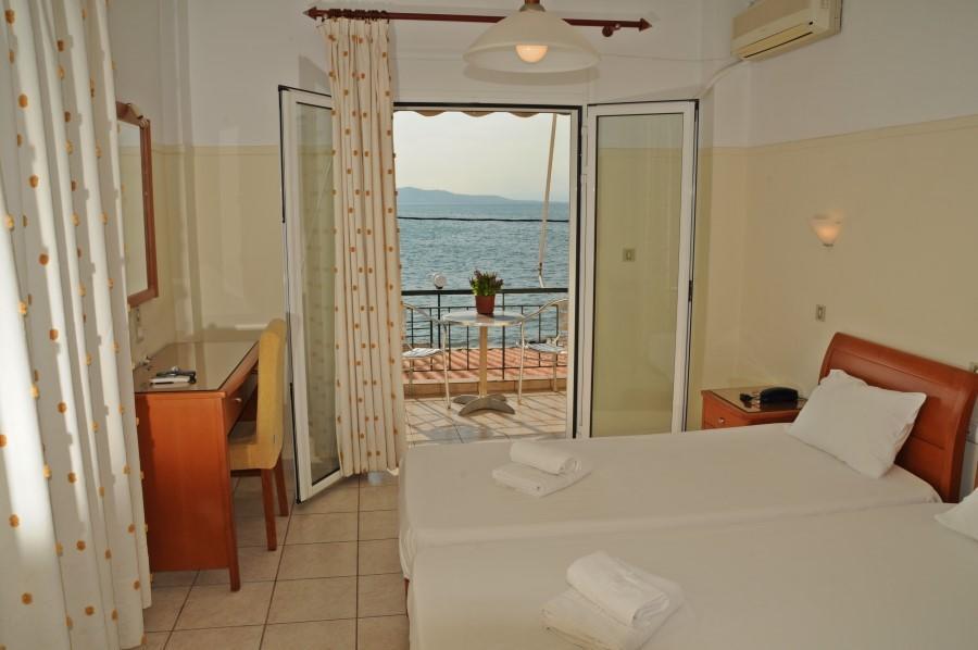 Delfini Hotel Theologos  Quarto foto